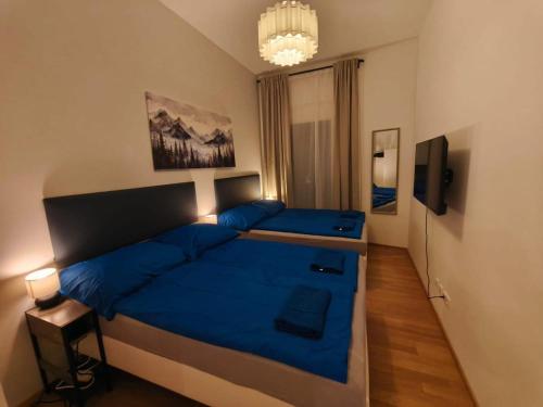 Luxury Central Apartment with Free Parking and Garden