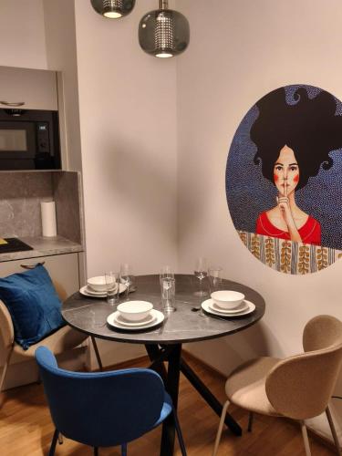 Luxury Central Apartment with Free Parking and Garden
