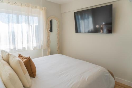 Luxury Lisbon View & Balcony - AC & Elevator