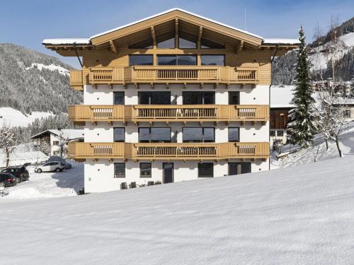 Alpine apartment with dream view & garden feeling