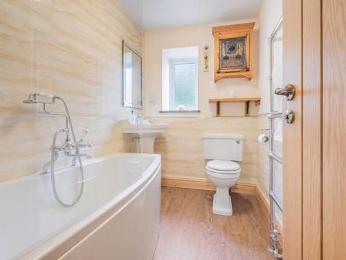 Koupelna v ubytování 3 Bed in Threlkeld SZ227