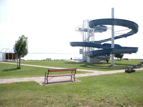 Fotografie z fotogalerie ubytování Holiday Homes in Balatonakali 37748 v destinaci Balatonakali