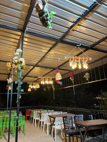 Εστιατόριο ή άλλο μέρος για φαγητό στο Hilltop camp kasol
