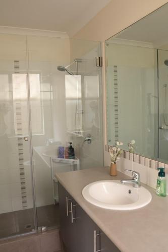 Ένα μπάνιο στο Sweet Home Property