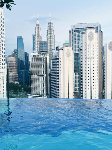 KLCC Majestic Residence Pool Twin Tower view