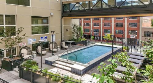 Πισίνα στο ή κοντά στο Luxury Central City Escape