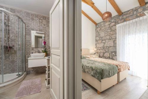 Ένα μπάνιο στο Holiday home in Vrsar - Istrien 49849