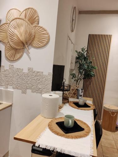 Fotografie z fotogalerie ubytování Appartement romantique avec jacuzzi v destinaci Hyères