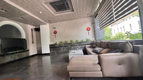 TV/trung tâm giải trí tại Y Linh Hotel