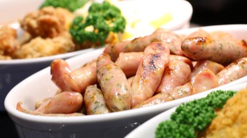 Jídlo v hotelu nebo okolí