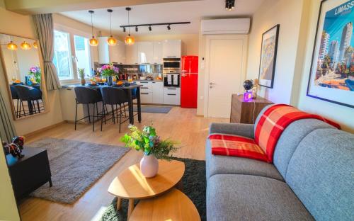 New Central 2 bedroom Apartment