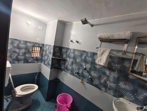 Ένα μπάνιο στο Nidhipataye Homestay