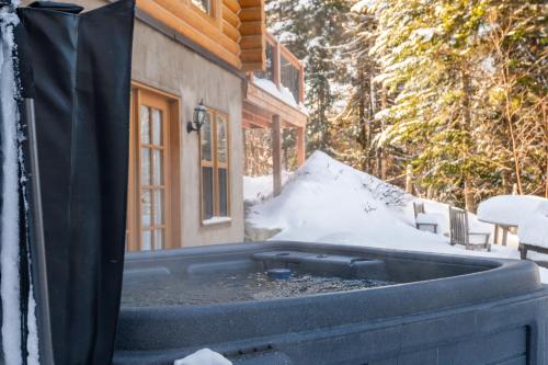 Fotografie z fotogalerie ubytování Fiddler Lake Resort Chalet 90 Deer v destinaci Mille-Isles