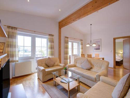 Χώρος καθιστικού στο Bright Vicky Apartment with infrared sauna, cleaning included