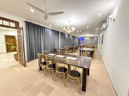 Εστιατόριο ή άλλο μέρος για φαγητό στο Rhodium Hotel ONE