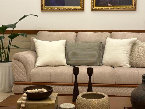 Χώρος καθιστικού στο Emville - Villa in Cochin