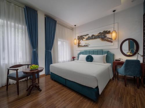 Hanoi Chic Boutique Hotel — Photo of the whole room