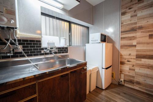 Sen House 泉 Osaka古民家 Machiya Guesthouse 2bed rooms & 4 Beds