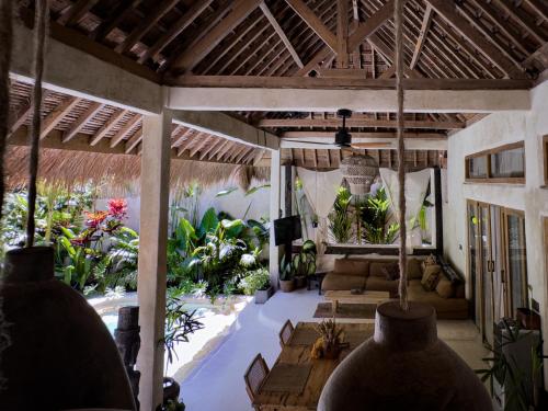 Χώρος καθιστικού στο Tropical Villa with exotic pool, Uluwatu Bingin