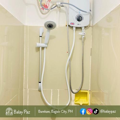 Ένα μπάνιο στο Spacious Family Home - Acacia Unit by Balay Paz