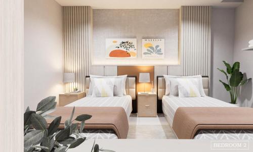 Una habitación de hotel con dos camas y una planta. en SCN City Hotel Rayong, en Ban Chang