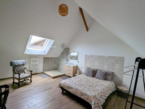 Postel nebo postele na pokoji v ubytování LE CHARME D OGNES