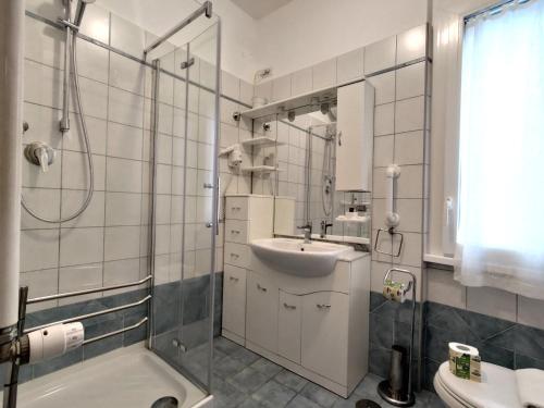 GuestHost - San Giovanni Apartment with Balcony