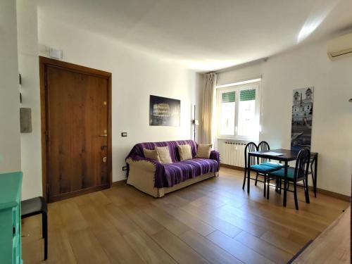 GuestHost - San Giovanni Apartment with Balcony