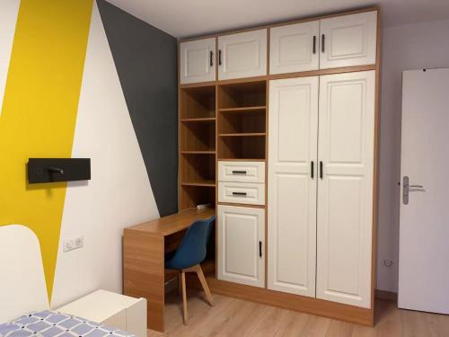 Kuchyň nebo kuchyňský kout v ubytování Au sud de Paris