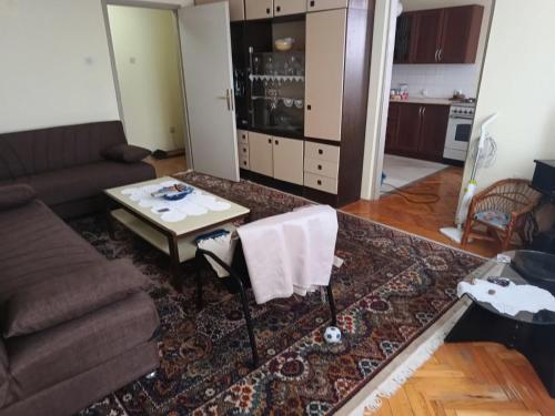 Η κουζίνα ή μικρή κουζίνα στο Nensy's apatments