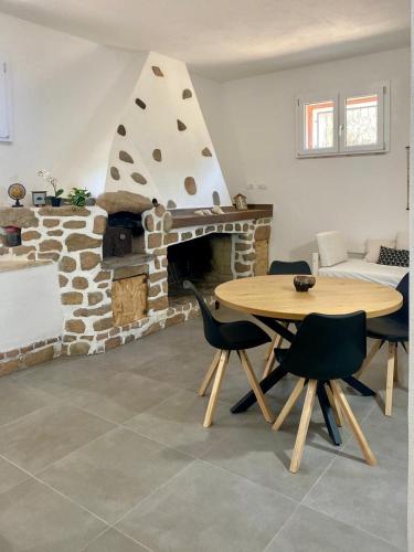 Η κουζίνα ή μικρή κουζίνα στο Thilimba Holiday Home