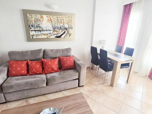 Charming 1 Bedroom Apartment in BenalBeach