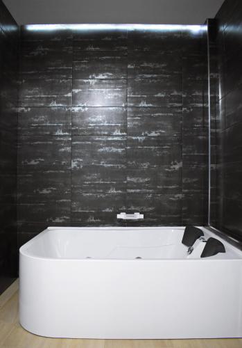 Precioso apartamento de dos dormitorios con jacuzzi privado en Benalmádena