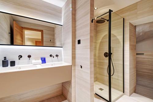 Modern souplex a c 2BR 6P– Near the Louvre Museum