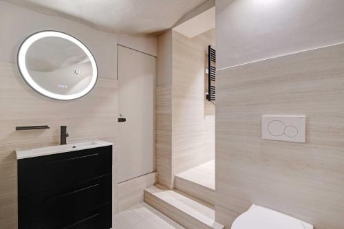 Modern souplex a c 2BR 6P– Near the Louvre Museum