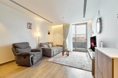 1BR with Huge Terrace & Pool View at JVC