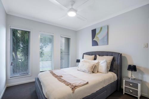 Ένα ή περισσότερα κρεβάτια σε δωμάτιο στο Tennela Haven North Lakes