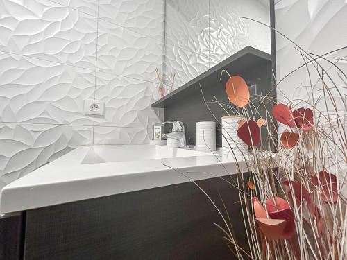 Фотография из галереи Fabron studio et Résidence de Luxe avec Piscine в Ницце