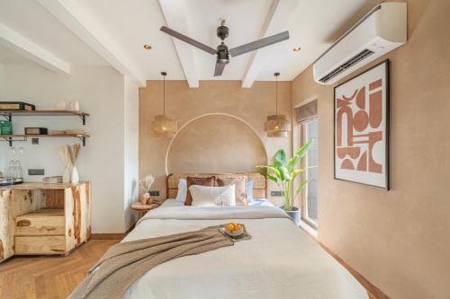 Postel nebo postele na pokoji v ubytování Nook By Zipcode