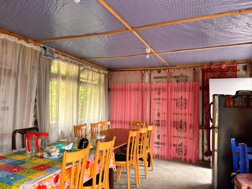 Φωτογραφία από το άλμπουμ του Serenity Homestay by Nature's Nook σε Kalimpong