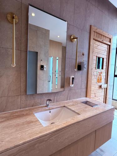 Ένα μπάνιο στο AXON LUXURY-Suites