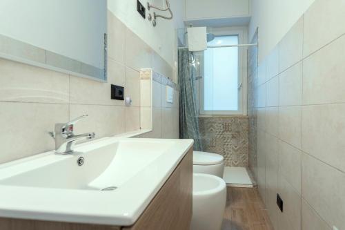 Ένα μπάνιο στο Duca's Suite - Near Hospital Self Chek-in