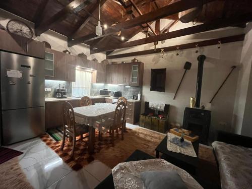 Kuchyň nebo kuchyňský kout v ubytování Despo's Guest House