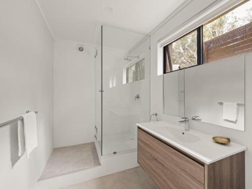 Koupelna v ubytování Rosella - Bushland Hideaway