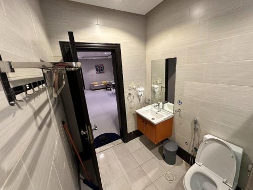 Koupelna v ubytování شقق ثري ستار للشقق الفندقية 6