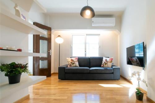 Spacious Central Apartment Close to Metro