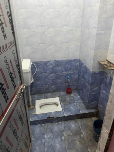 Ένα μπάνιο στο Hotel golden night