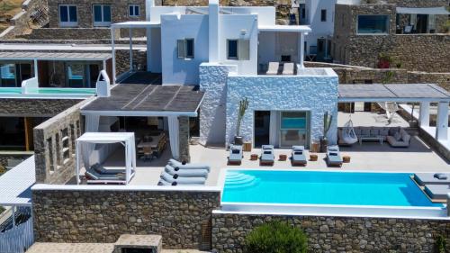 Bazén v ubytování VILLA PANAMERA Mykonos, Private Heaven, Supreme View! nebo v jeho okolí