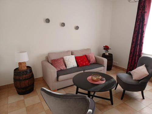 65 m2 full-foot apartment in a house with garden and private entrance