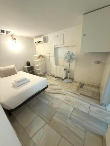 Apartamento interior cerca de la estación de metro - La Almudena - Arriaga